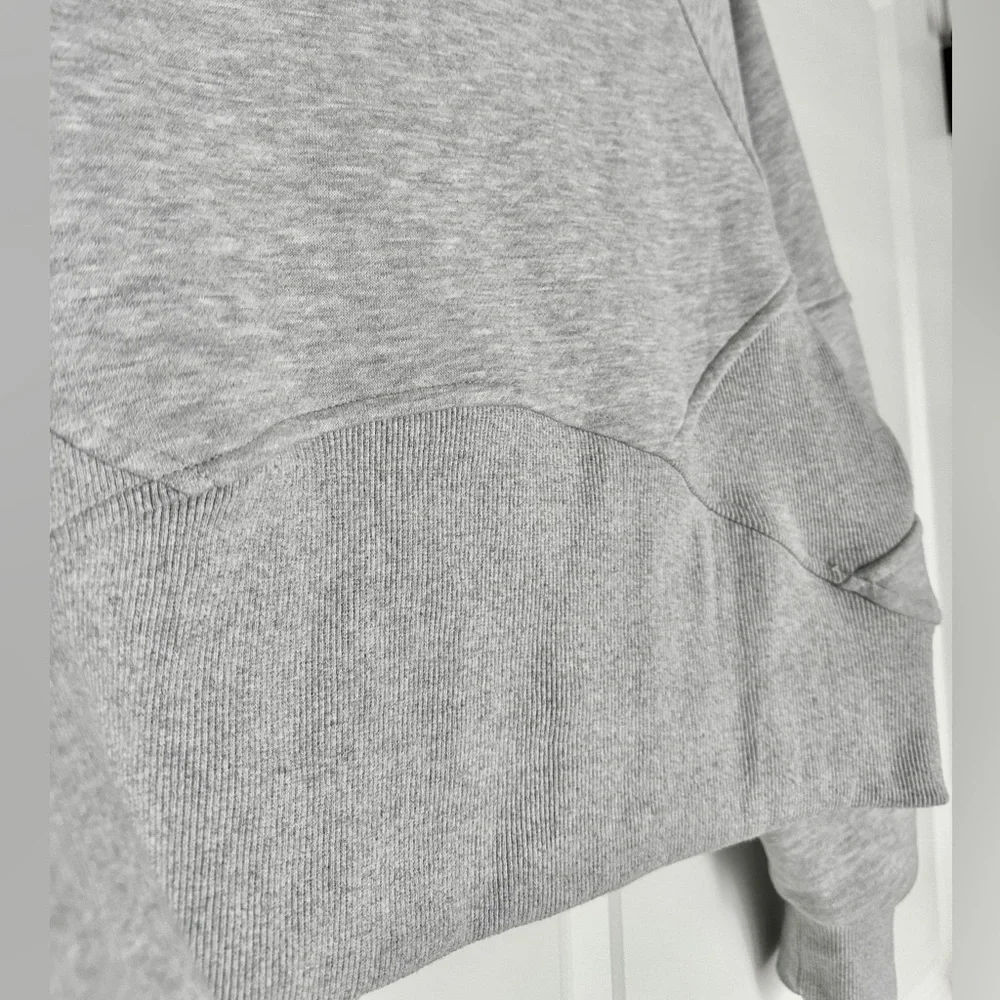 AEMI + CO Light Gray Dove Funnel Neck Half Zip Activewear Crop Sweatshirt - Picture 8 of 9